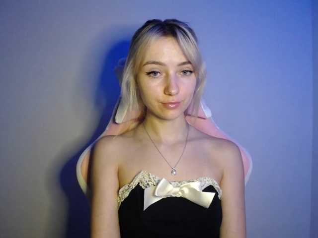 LuciaGlow live cam on BongaCams