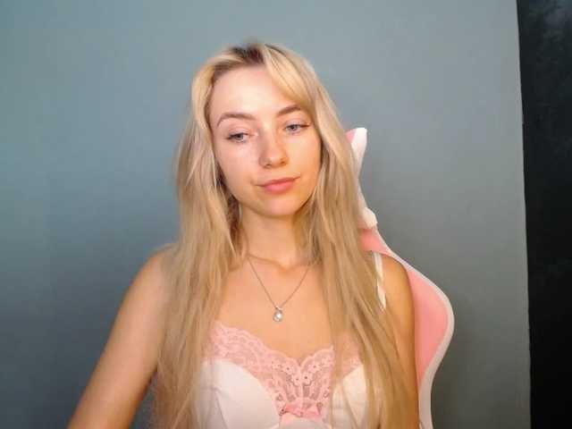 LuciaGlow live cam on BongaCams