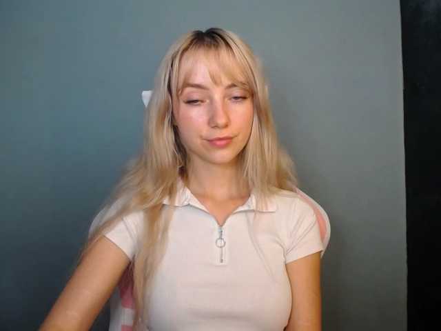 LuciaGlow live cam on BongaCams
