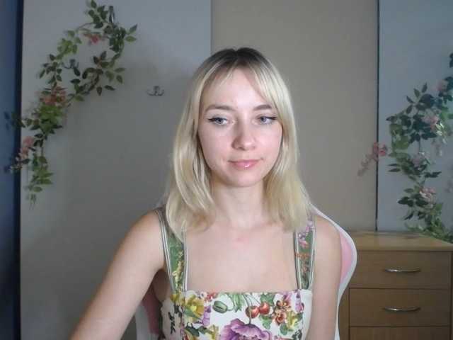 LuciaGlow live cam on BongaCams