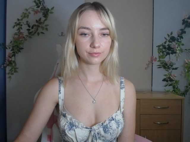 LuciaGlow live cam on BongaCams