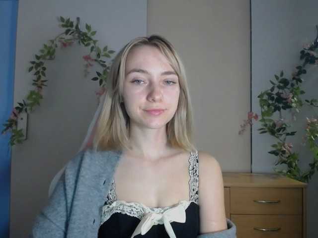 LuciaGlow live cam on BongaCams