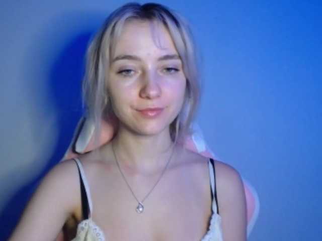LuciaGlow live cam on BongaCams