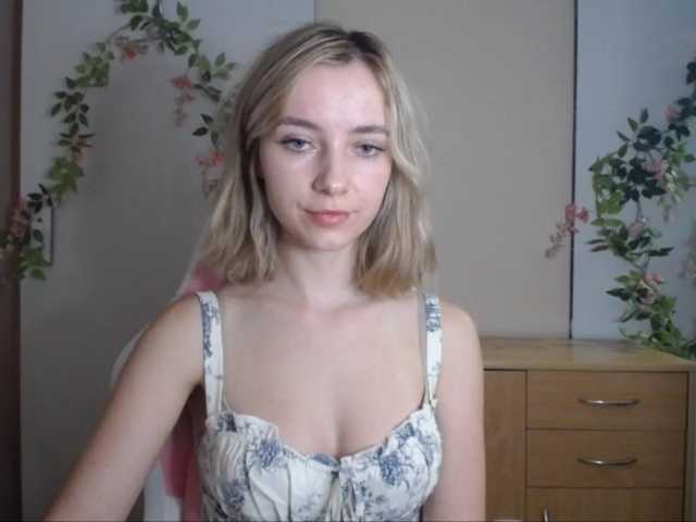 LuciaGlow live cam on BongaCams