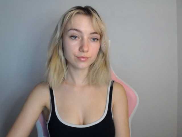LuciaGlow live webcam show