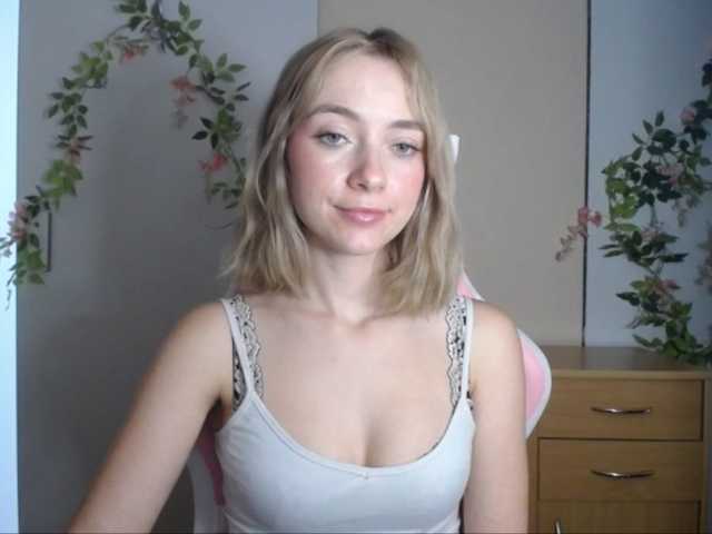 LuciaGlow live cam on BongaCams