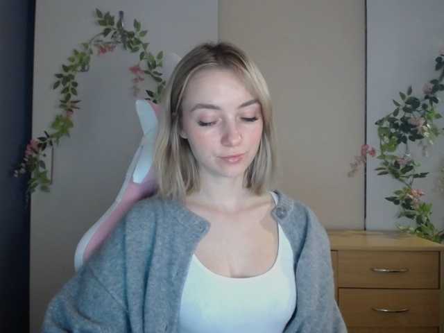 LuciaGlow live cam on BongaCams