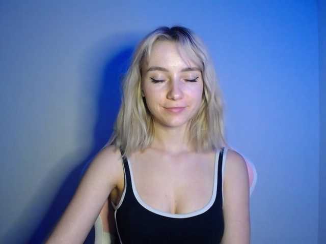 LuciaGlow live cam on BongaCams