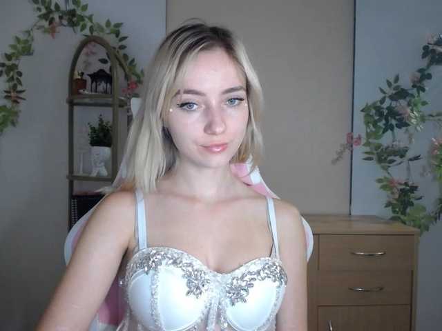 LuciaGlow live cam on BongaCams