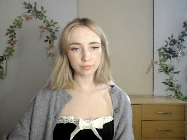 LuciaGlow live cam on BongaCams