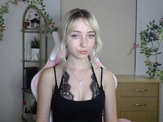 LuciaGlow live cam on BongaCams