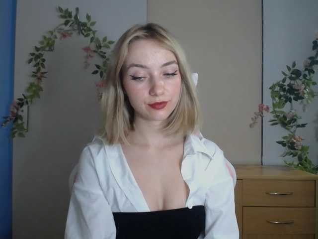 LuciaGlow live cam on BongaCams