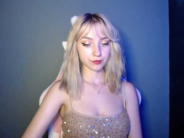 LuciaGlow live cam on BongaCams
