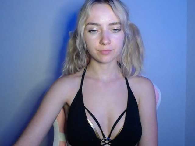 LuciaGlow live cam on BongaCams