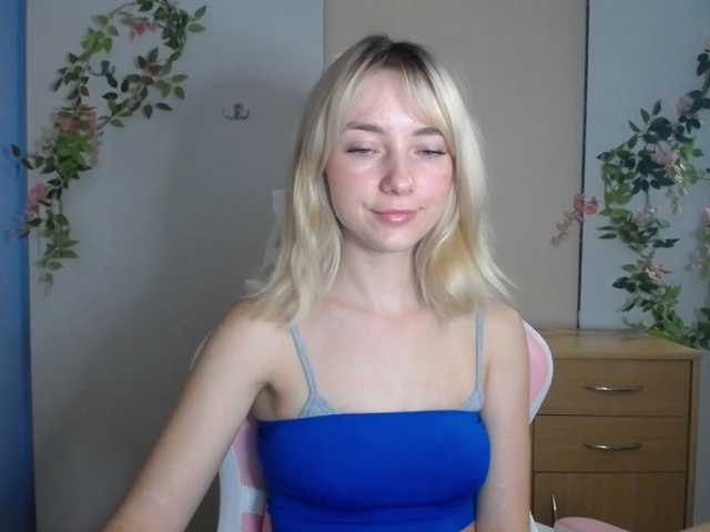 LuciaGlow live cam on BongaCams