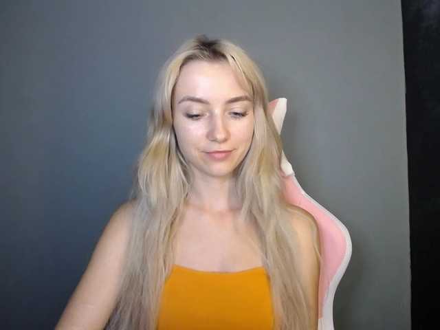 LuciaGlow live cam on BongaCams