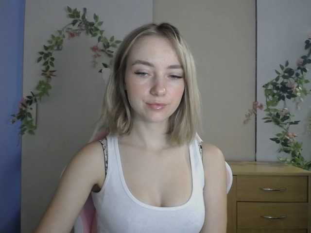 LuciaGlow live cam on BongaCams