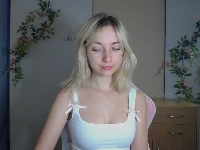 LuciaGlow live cam on BongaCams