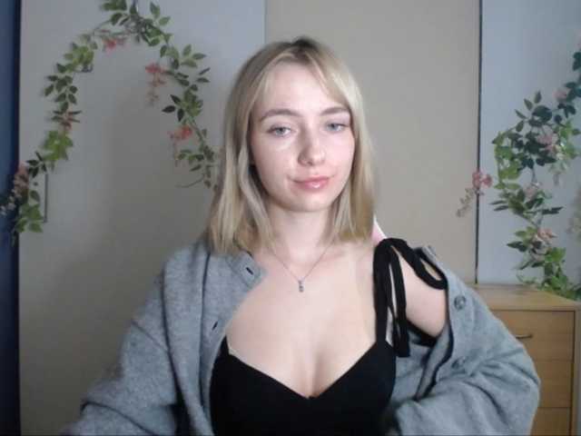 LuciaGlow live cam on BongaCams