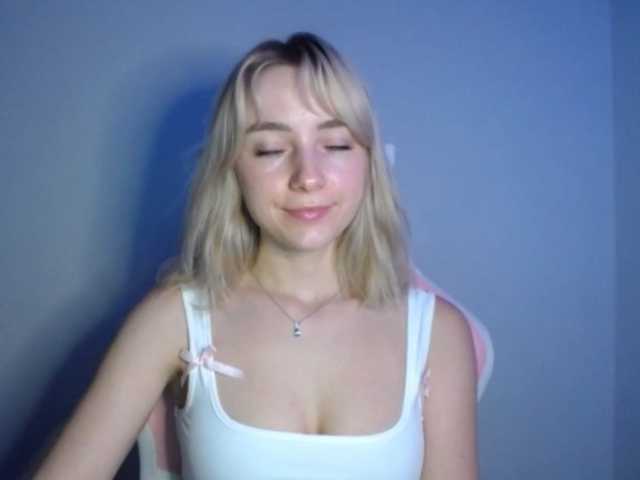 LuciaGlow live cam on BongaCams