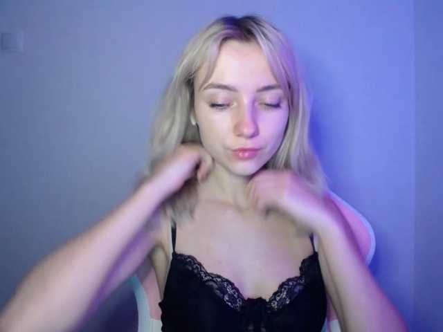 LuciaGlow live cam on BongaCams