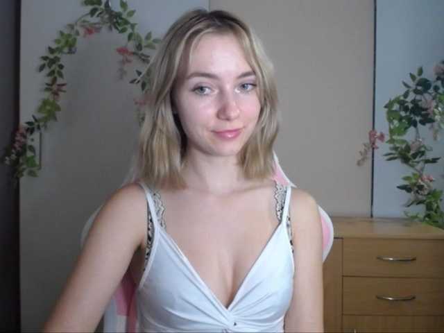 LuciaGlow live cam on BongaCams