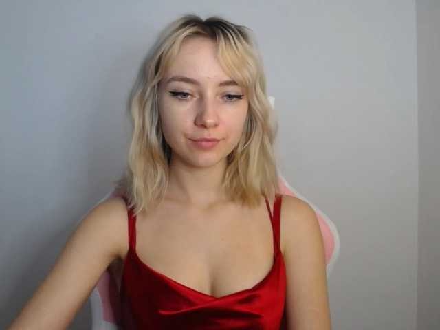 LuciaGlow live webcam show