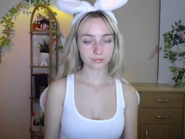 LuciaGlow live cam on BongaCams