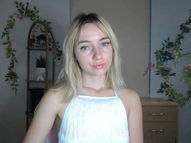 LuciaGlow live cam on BongaCams