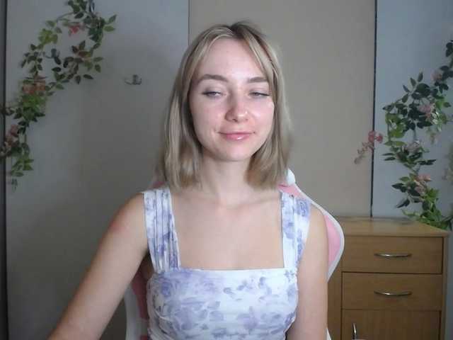 LuciaGlow live cam on BongaCams