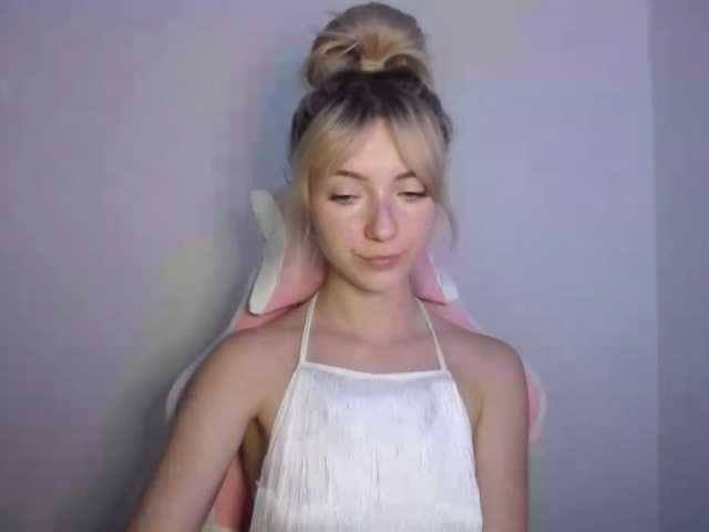 LuciaGlow live cam on BongaCams