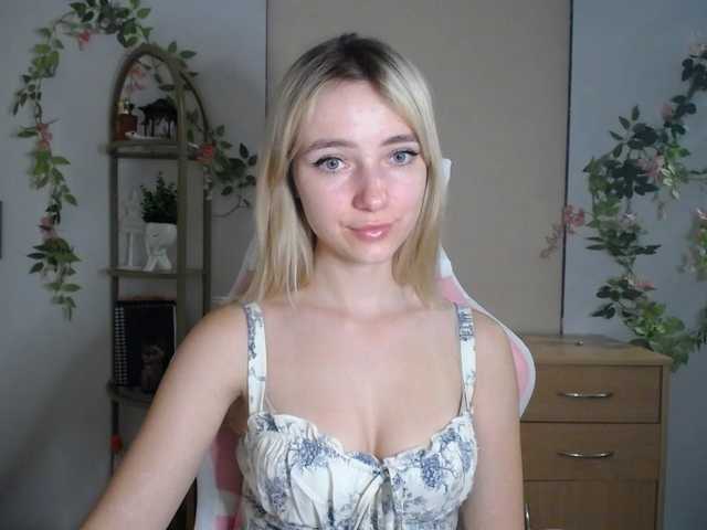 LuciaGlow live cam on BongaCams