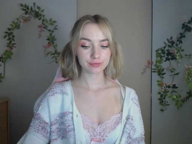 LuciaGlow live cam on BongaCams