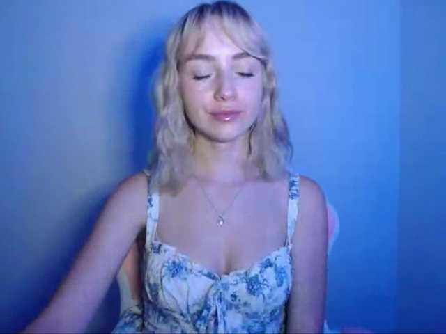 LuciaGlow live cam on BongaCams