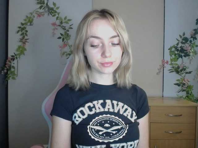 LuciaGlow live cam on BongaCams