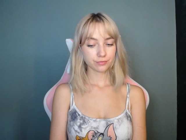 LuciaGlow live cam on BongaCams