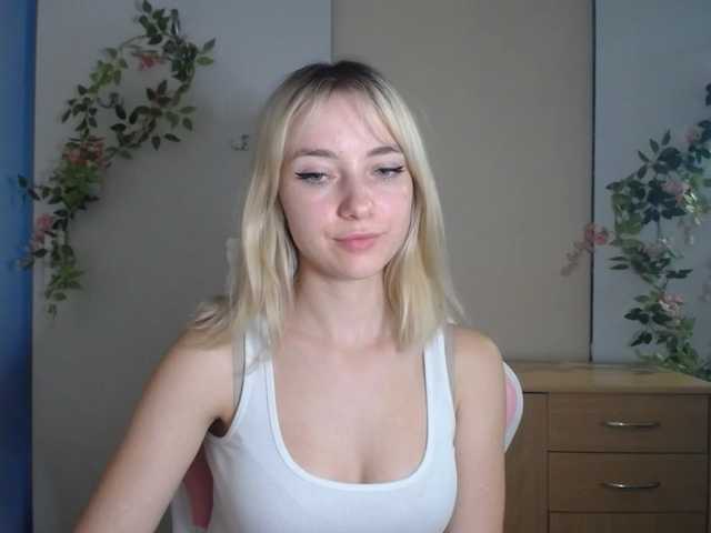 LuciaGlow live cam on BongaCams