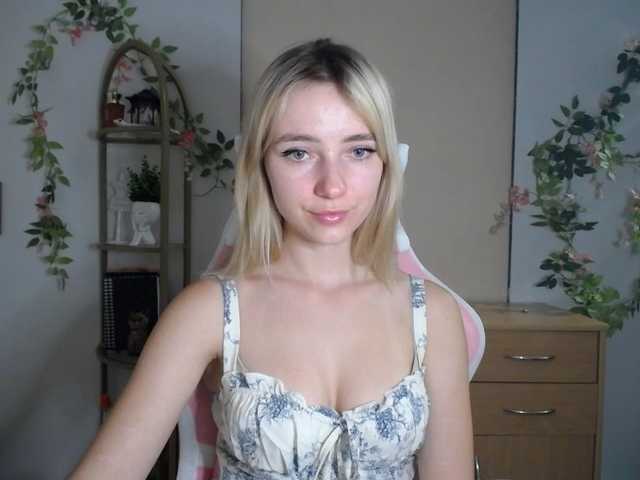 LuciaGlow live cam on BongaCams