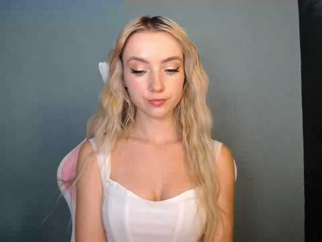 LuciaGlow live cam on BongaCams