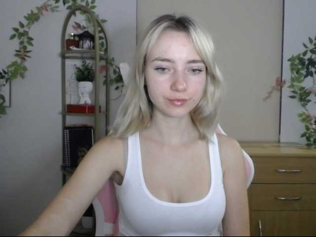 LuciaGlow live cam on BongaCams