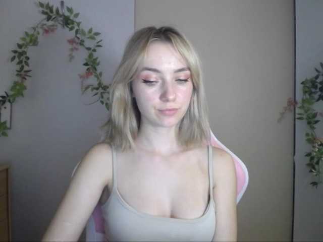 LuciaGlow live cam on BongaCams