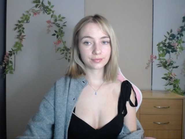 LuciaGlow live cam on BongaCams