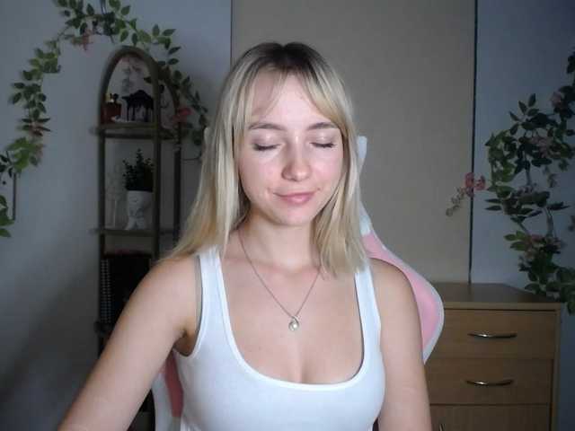 LuciaGlow live cam on BongaCams