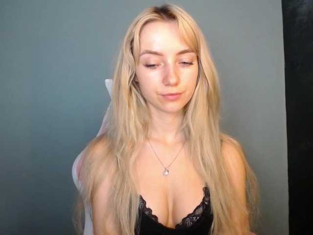 LuciaGlow live cam on BongaCams
