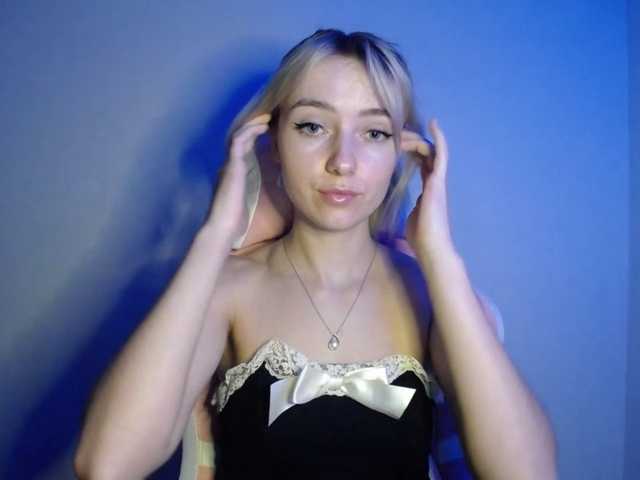 LuciaGlow live cam on BongaCams