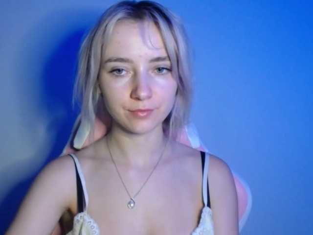 LuciaGlow live cam on BongaCams