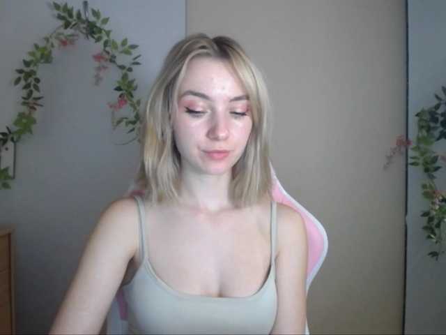 LuciaGlow live cam on BongaCams
