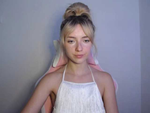 LuciaGlow live cam on BongaCams