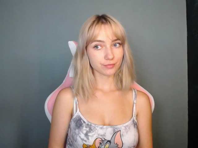 LuciaGlow live cam on BongaCams