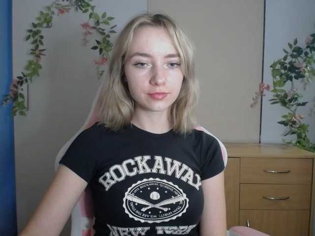 LuciaGlow live cam on BongaCams